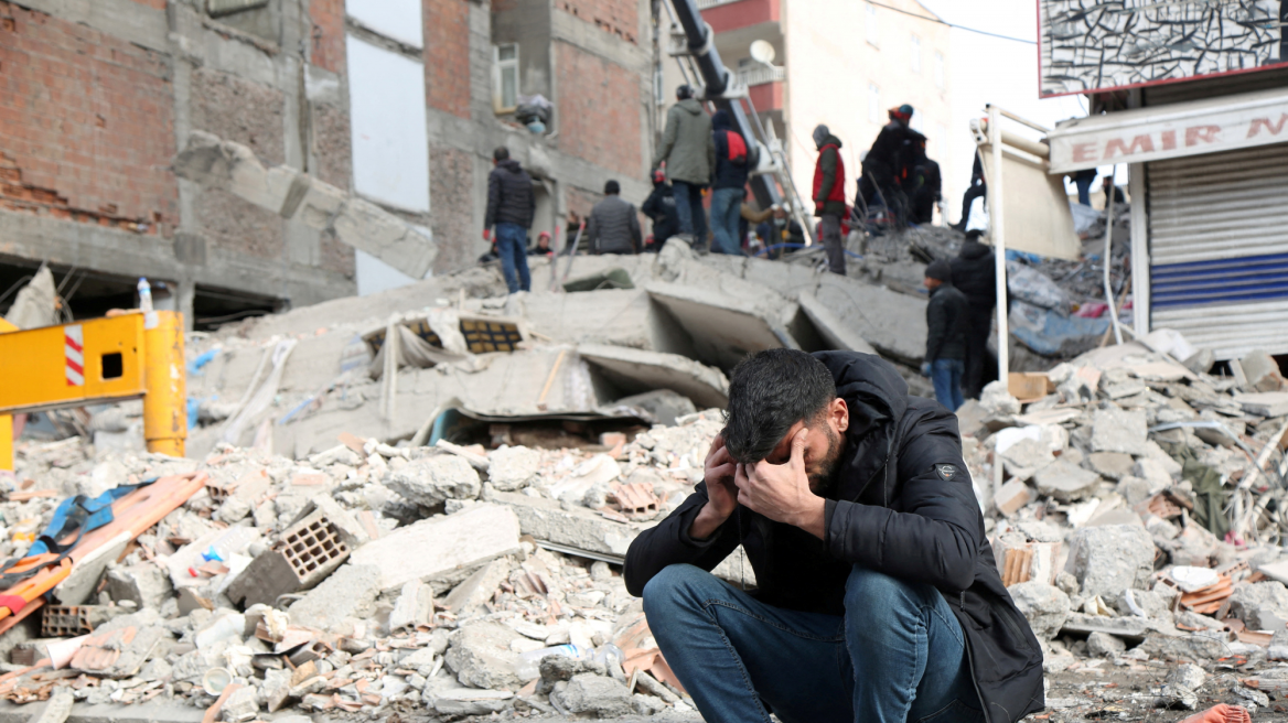 Λέκκας: Οι νεκροί θα ανέλθουν σε 50.000 – Δεν ξέρουμε το στίγμα για να εντοπίσουμε τους δύο Έλληνες αγνοούμενους