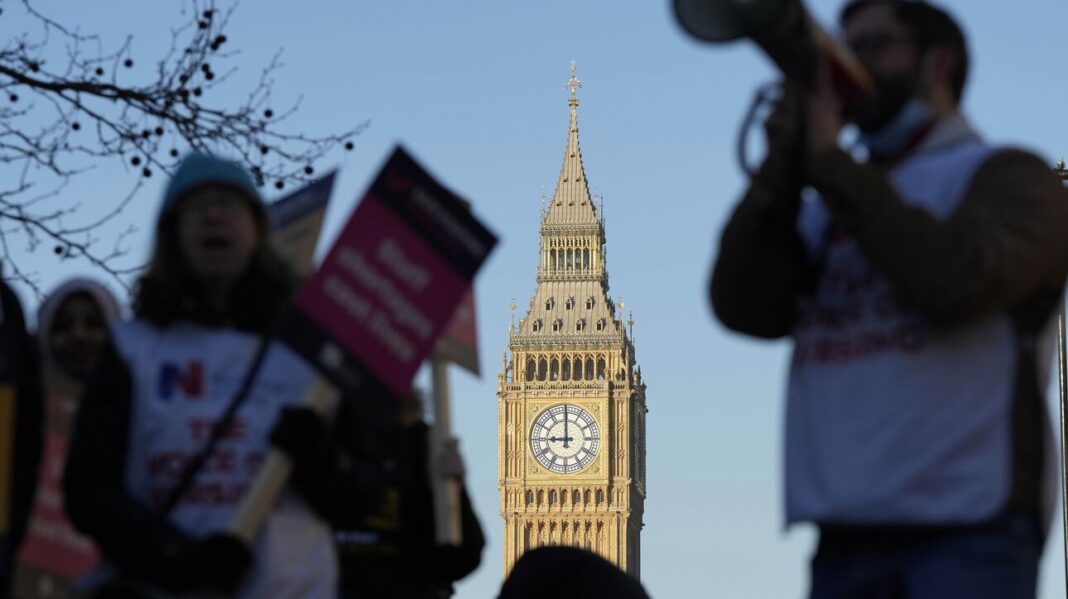 Βρετανία: «Παραλύει» το σύστημα υγείας λόγω απεργίας – Ακυρώθηκαν 90.000 ραντεβού