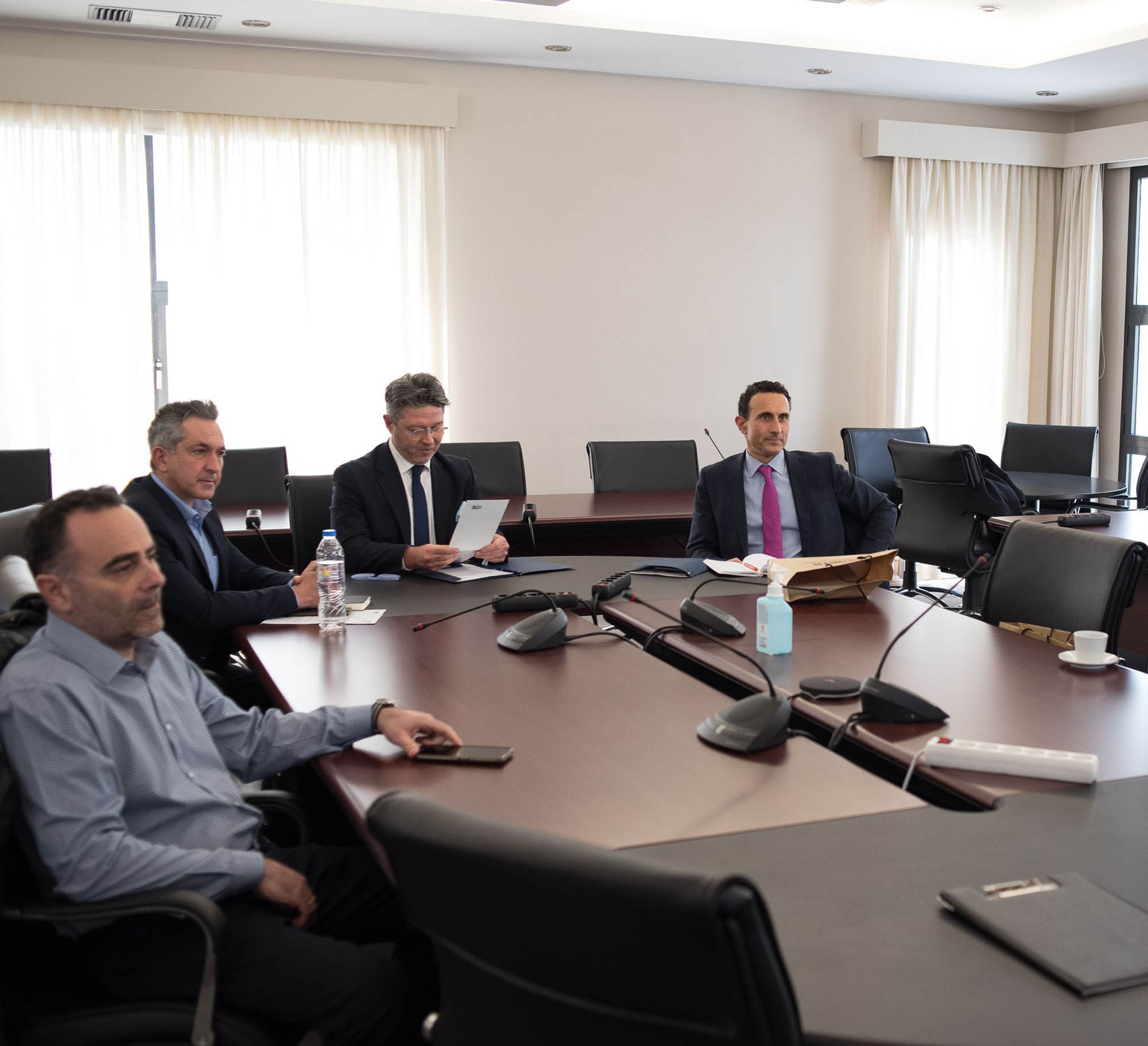 «Έπεσαν» οι υπογραφές για την ενίσχυση της επιχειρηματικότητας