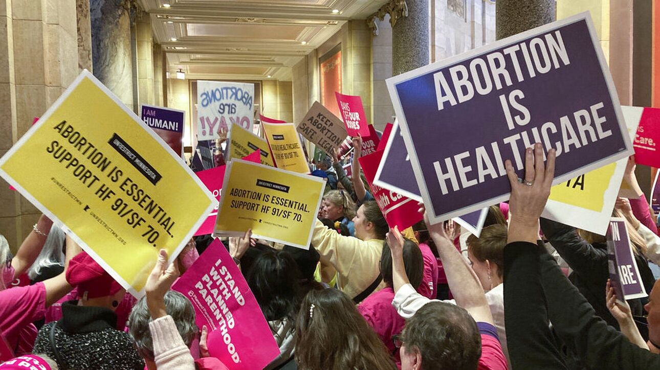 ΗΠΑ: Ζευγάρι στη Φλόριντα θα αναγκαστεί να δει το μωρό του να πεθαίνει αφού γεννηθεί