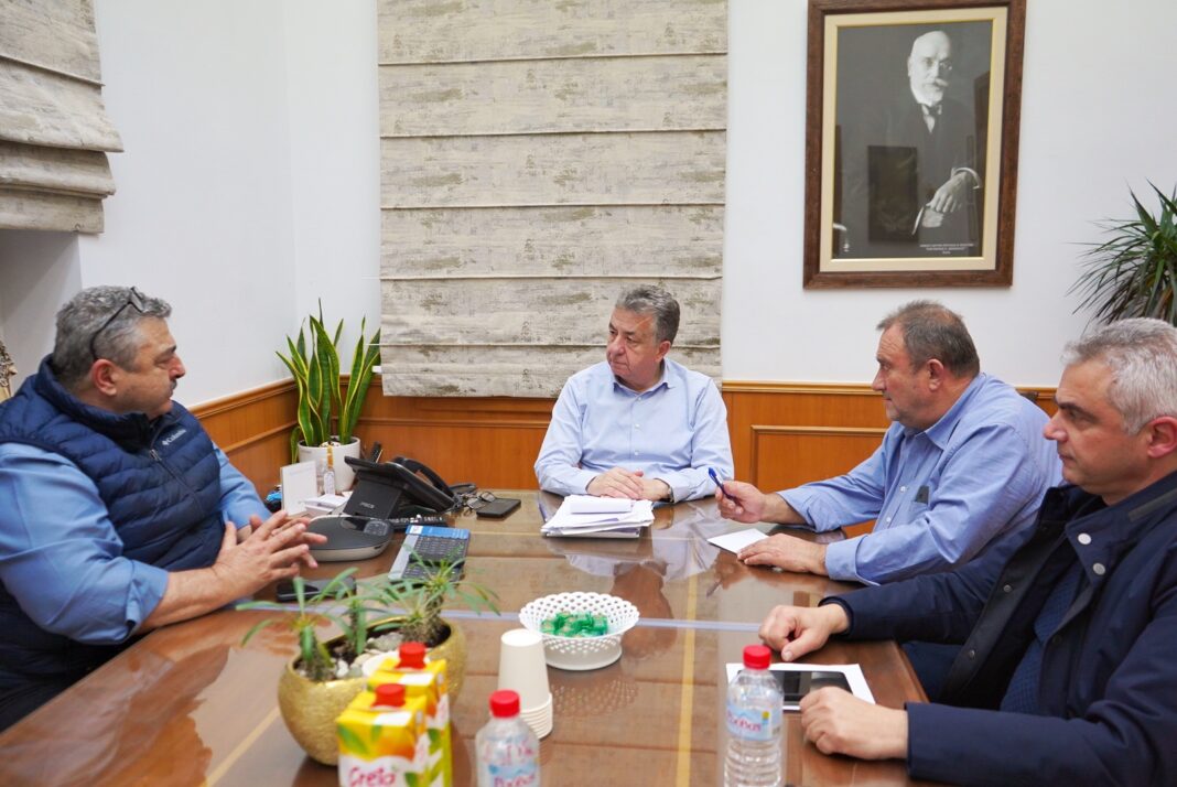 Τα έργα και οι μελέτες στο Δήμο Κισάμου στο επίκεντρο συνάντησης εργασίας στην Περιφέρεια Κρήτης