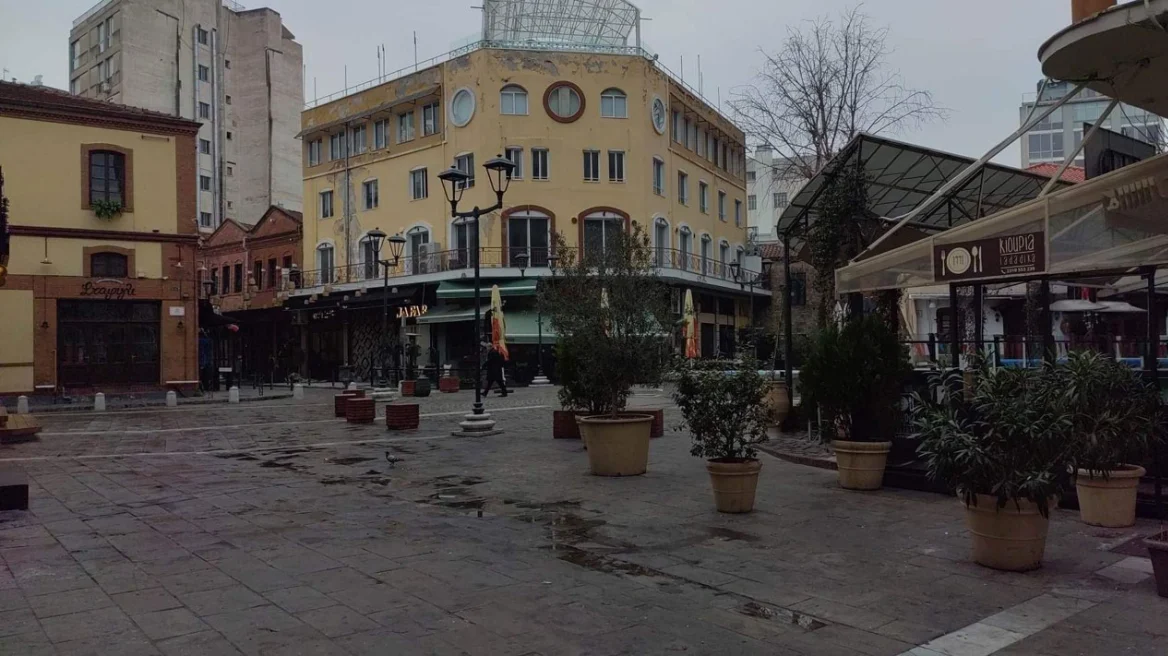 Δύο συλλήψεις για το αιματηρό επεισόδιο με πυροβολισμούς σε δρόμο