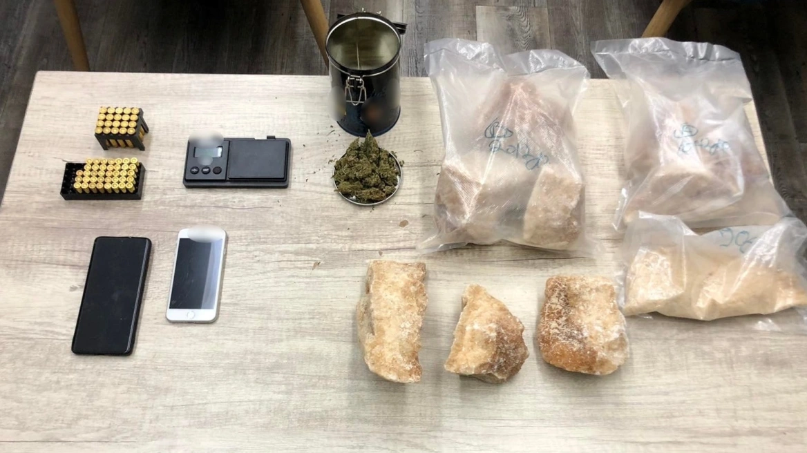 Φορτηγό μετέφερε πέντε κιλά μεθαμφεταμίνης αξίας 150.000 ευρώ από τη Γερμανία