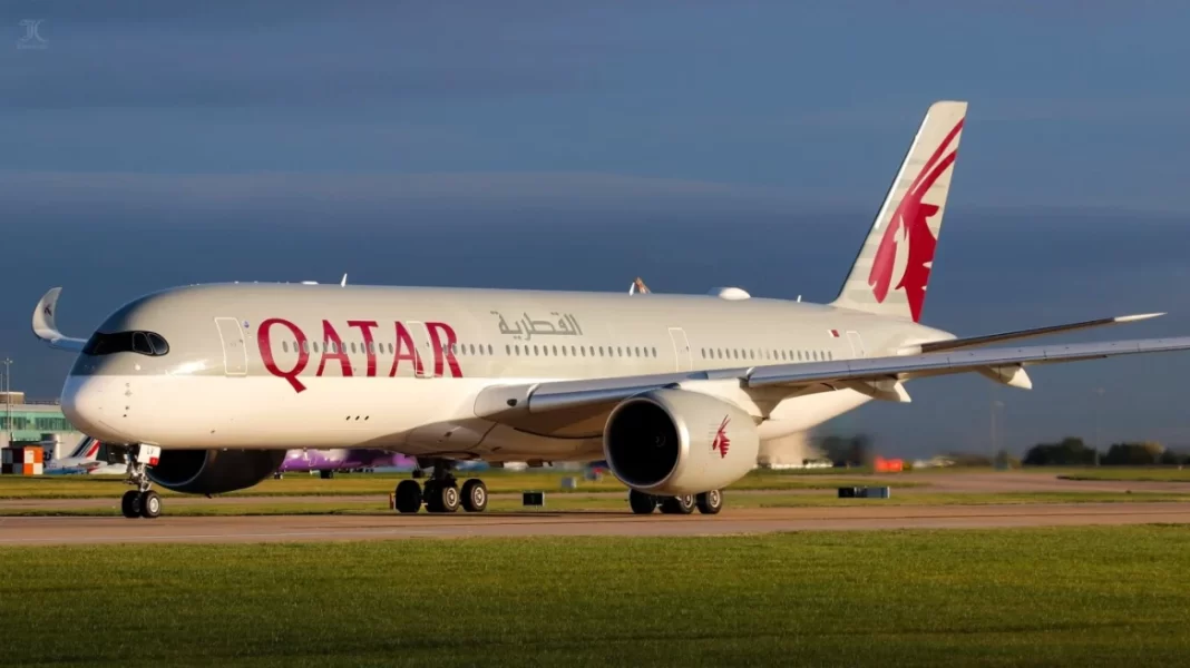 Qatargate – Politico: Νέο σκάνδαλο με ανώτερο αξιωματούχο να πετά για χρόνια δωρεάν business class με Qatar Airways