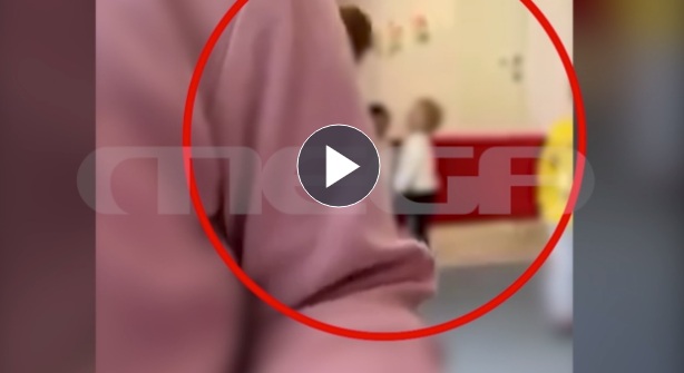 Βρεφονηπιοκόμος ξυλοκοπούσε παιδάκια – Αποκαλυπτικό βίντεο