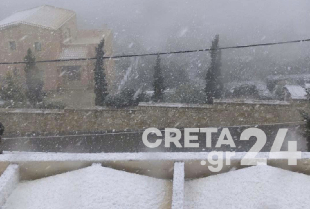 Η «Μπάρμπαρα» βάζει στη κατάψυξη το Ηράκλειο - Το χιόνι έφτασε στις Αρχάνες