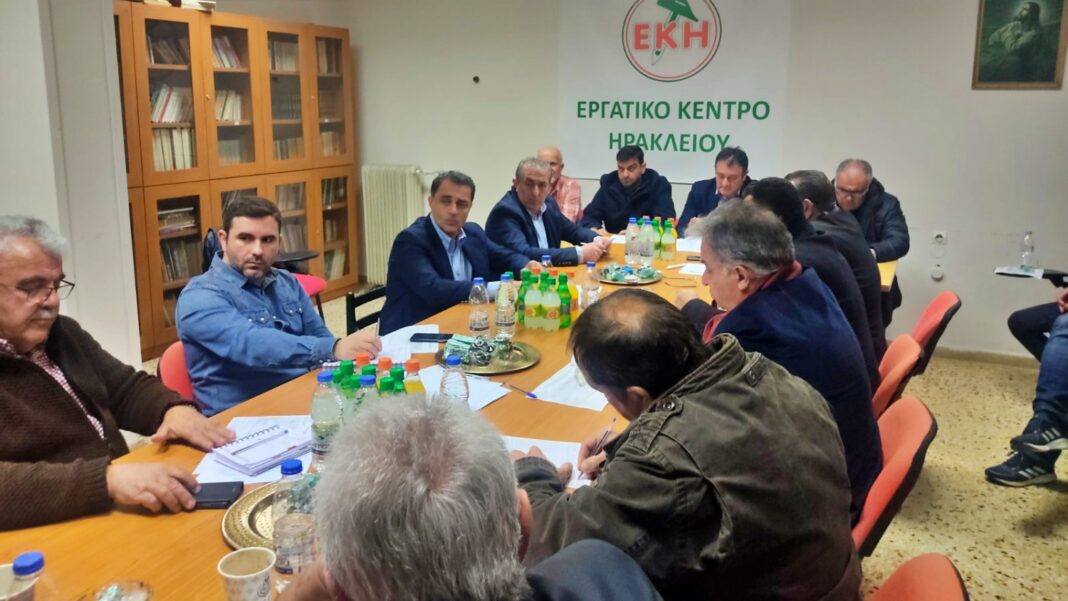 Στη σύσκεψη του Εργατικού Κέντρου για την υποστελέχωση του ΕΦΚΑ ο Σωκράτης Βαρδάκης