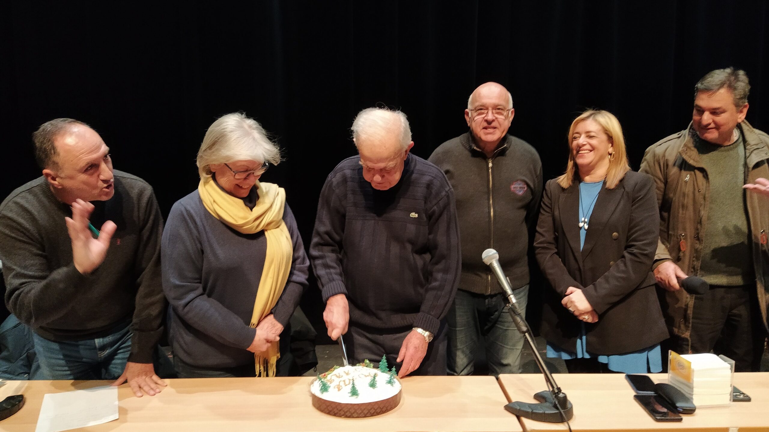 Έκοψαν την πίτα τους οι εργαζόμενοι στο δήμο Ηρακλείου