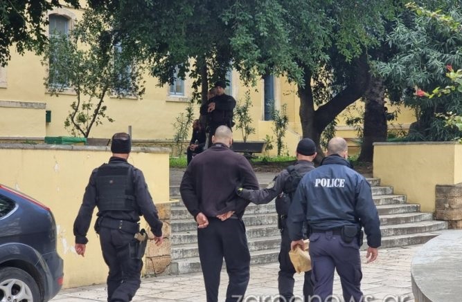 Κρήτη: Αποφυλακίστηκε μετά από 13 μέρες ο 26χρονος που ξυλοκόπησε τη γυναίκα του και τη γιαγιά της