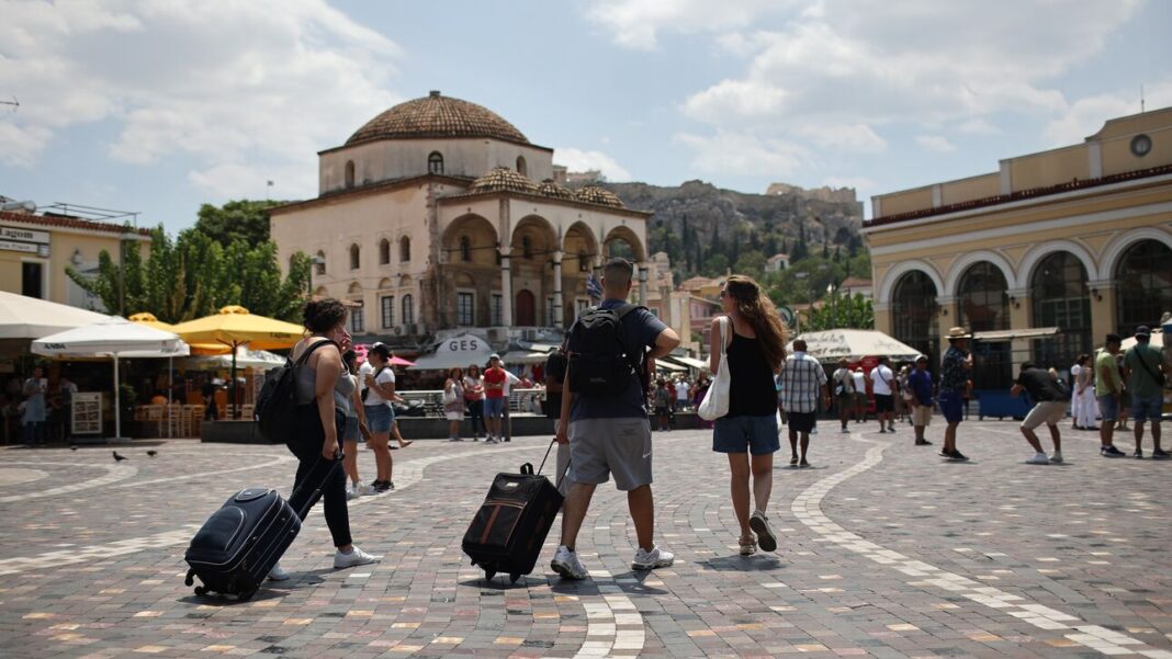 Πώς ψωνίζουν οι τουρίστες που επισκέπτονται την Ελλάδα – Στην Κρήτη η υψηλότερη δαπάνη