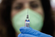 Νέα οδηγία ΠΟΥ για την Covid: Οι υγιείς ενήλικες δεν χρειάζονται επιπλέον δόση εμβολίων