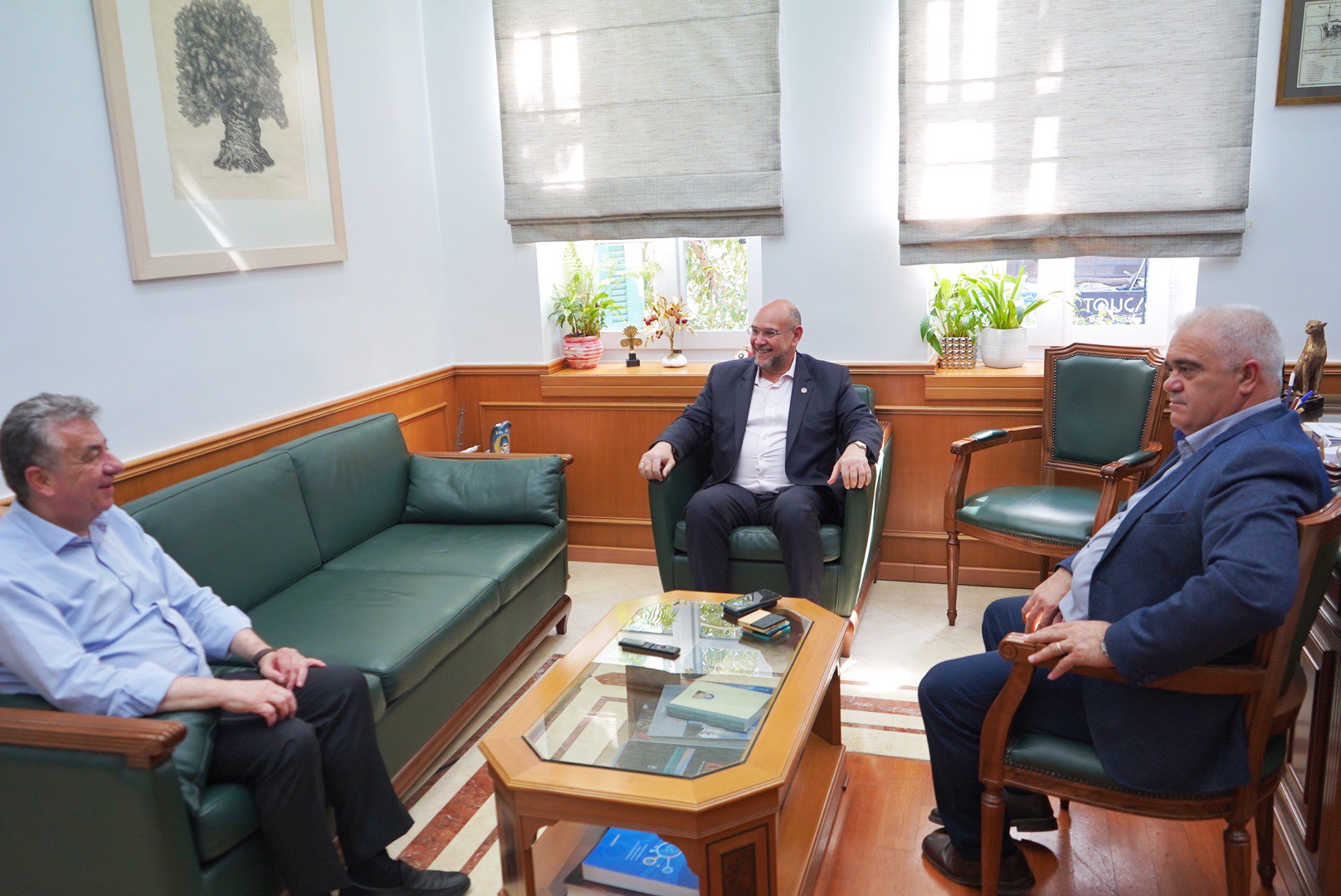 Συνάντηση του Περιφερειάρχη Κρήτης με τον Πρόεδρο του ΕΚΑΒ