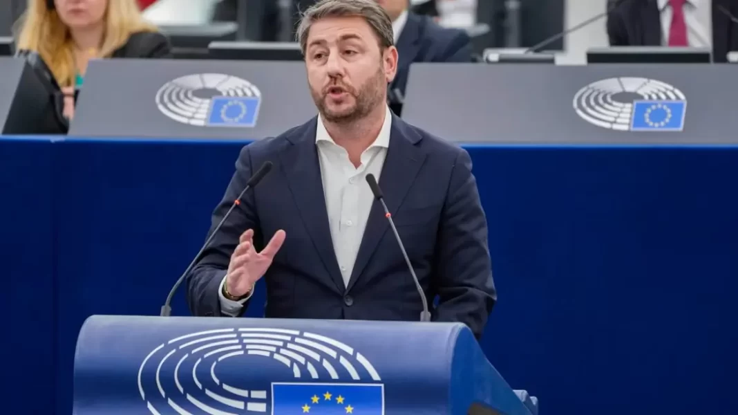 Ανδρουλάκης: Σε κλίμα συγκίνησης αποχαιρέτησε το Ευρωκοινοβούλιο