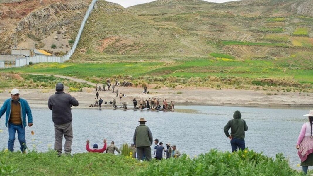 Πνίγηκαν έξι στρατιώτες στο Περού – Τους κυνηγούσαν διαδηλωτές και έπεσαν σε ποτάμι