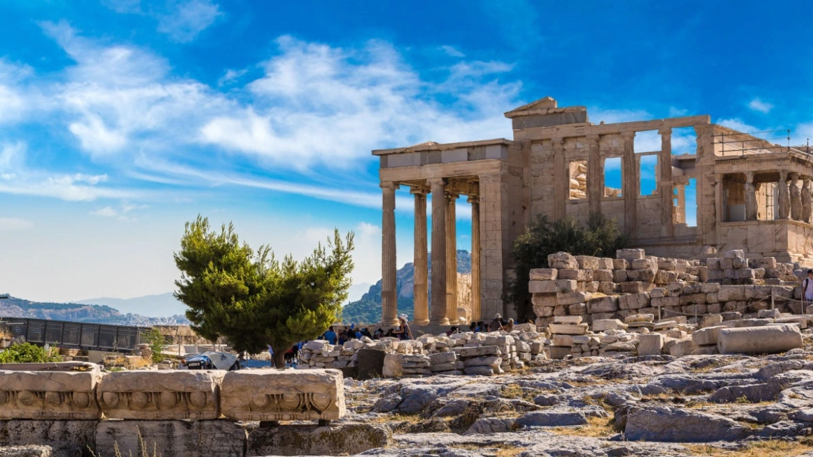 Συνελήφθη 26χρονος που έκλεβε πέτρες και μάρμαρα από την Ακρόπολη