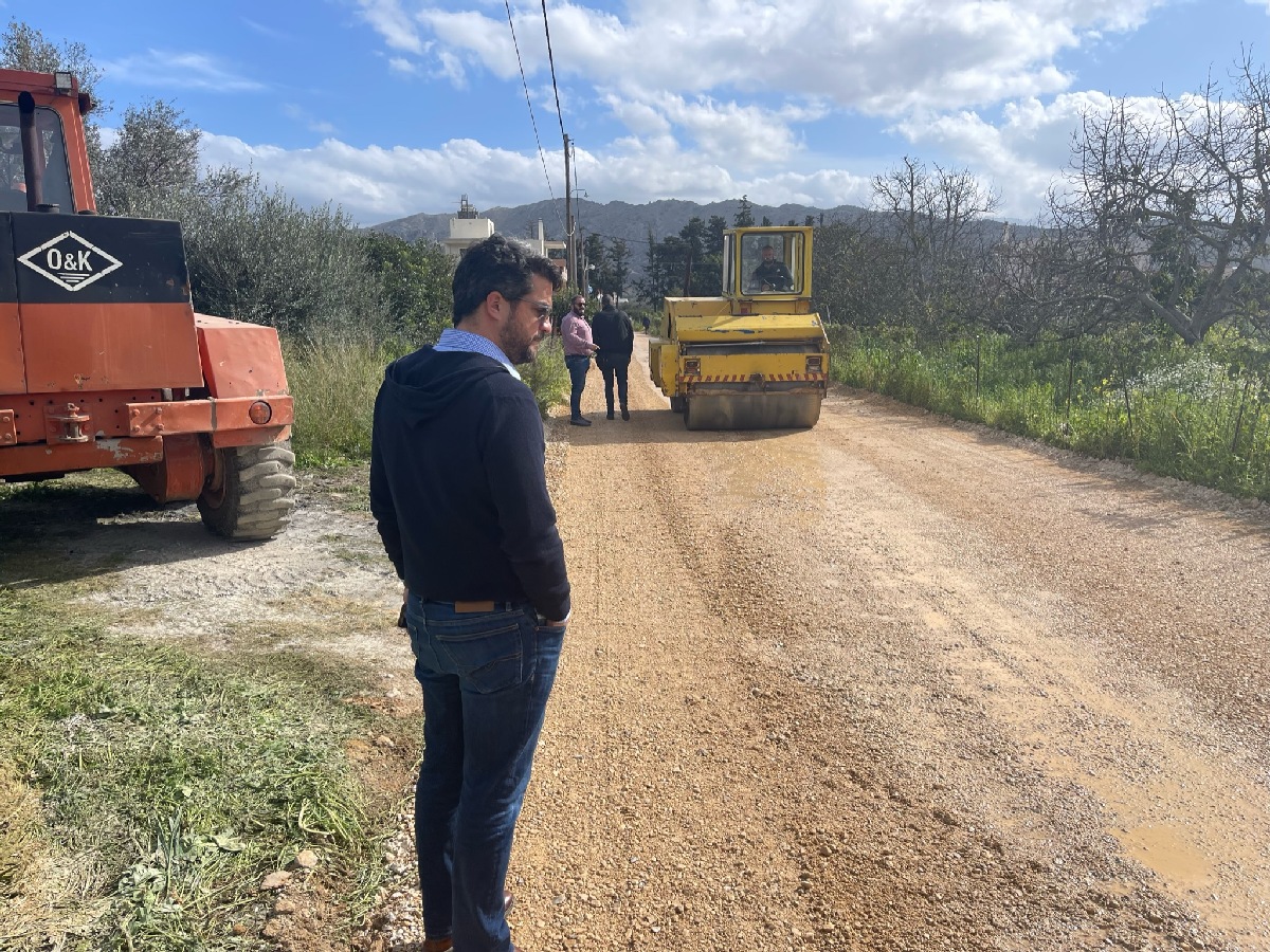 Με «πυρετώδεις» ρυθμούς συνεχίζονται οι ασφαλτοστρώσεις στον Δήμο Χανίων