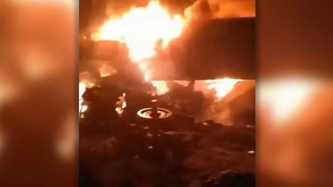 Σύγκρουση τρένων στα Τέμπη: Νέο βίντεο από τα πρώτα λεπτά της τραγωδίας - «Έχει πέσει το ένα τρένο στο άλλο»