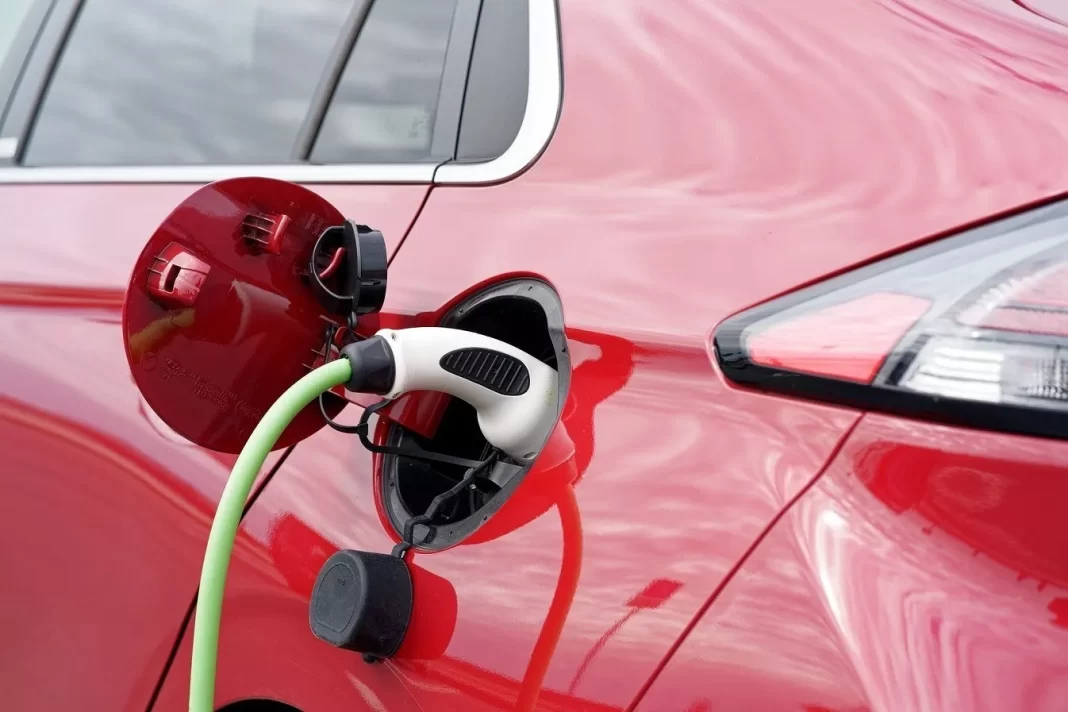 Εκπομπές CO2: Τελικά, πόσο «καθαρά» είναι τα ηλεκτρικά αυτοκίνητα;