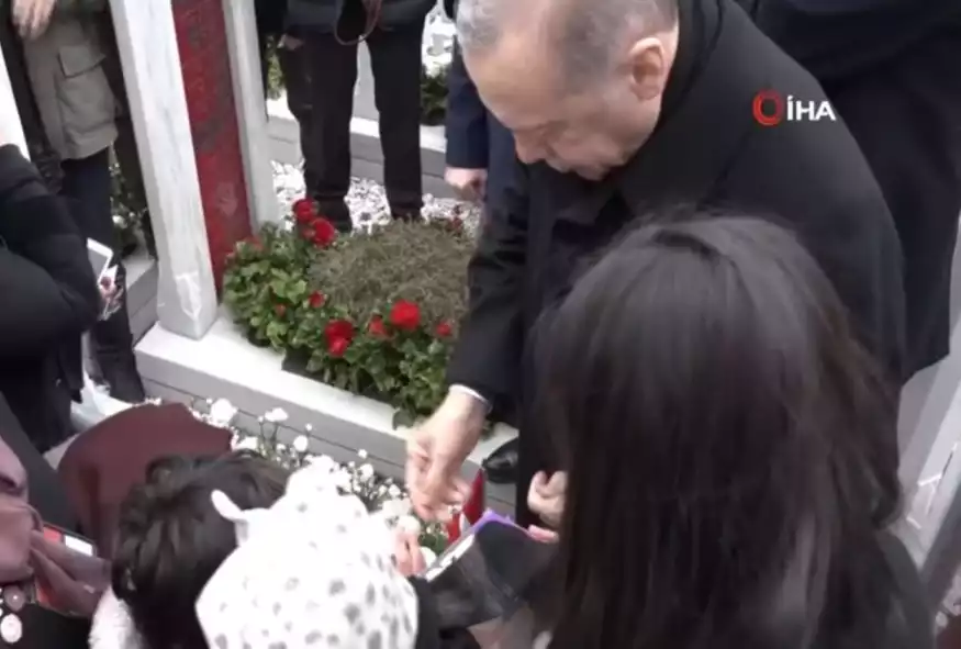 Τουρκία: Ο Ερντογάν έδωσε ξανά χαρτζιλίκι σε μικρό αγοράκι