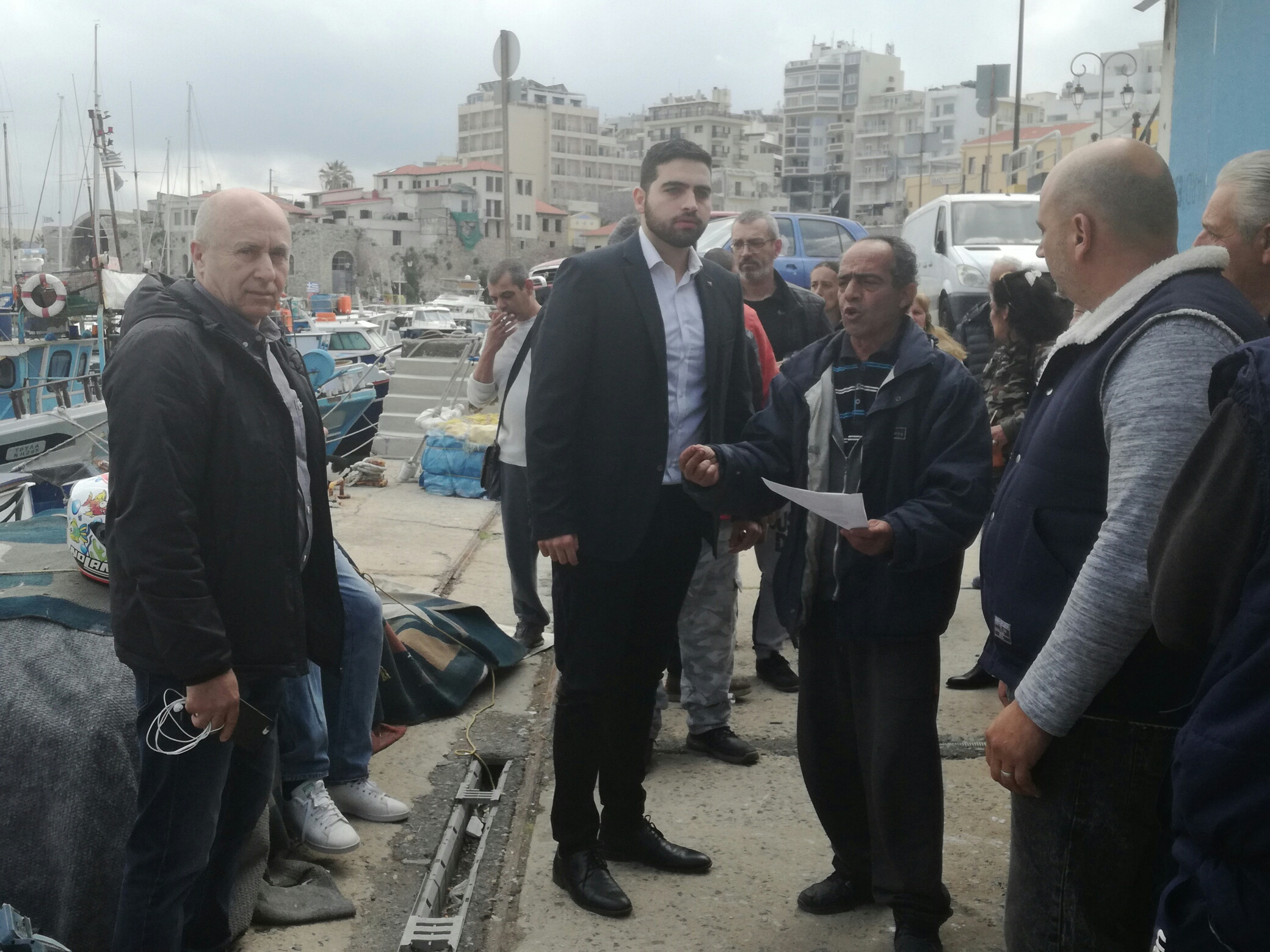 Ο Κωνσταντίνος Κεφαλογιαννης με το Σύλλογο Επαγγελματιών Αλιέων και Αλιεργατών Νομού Ηρακλείου