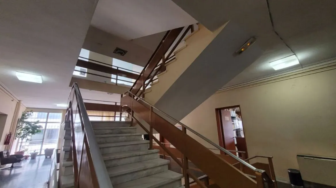 Γιατί προσπάθησε να βάλει τέλος στη ζωή του στα δικαστήρια ο νεαρός – Πώς τον έσωσαν τελευταία στιγμή