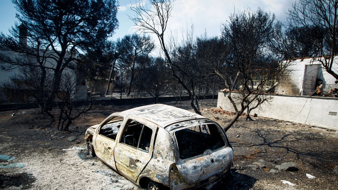 Δίκη για το Μάτι: Χειροκροτήματα για τον πραγματογνώμονα Λιότσιο – Κατέθεσε ότι δέχθηκε απειλές