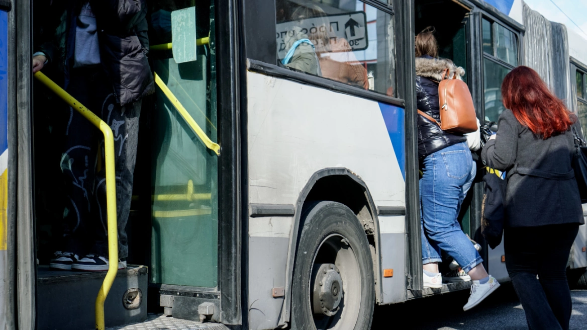 Κορωνοϊός: Τέλος οι μάσκες στα ΜΜΜ από σήμερα και επίσημα – Πού παραμένουν μαζί με τα rapid test