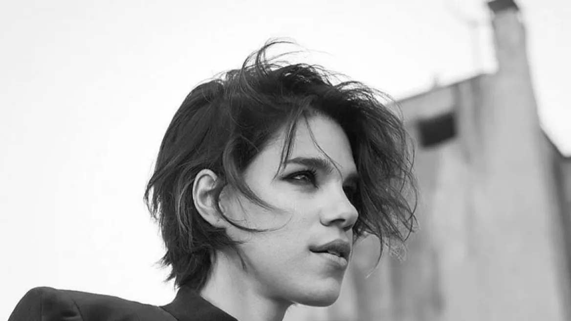 Monika: Αυτό είναι το νέο αγγλόφωνο τραγούδι της που αφιερώνει στα θύματα του δυστυχήματος στα Τέμπη