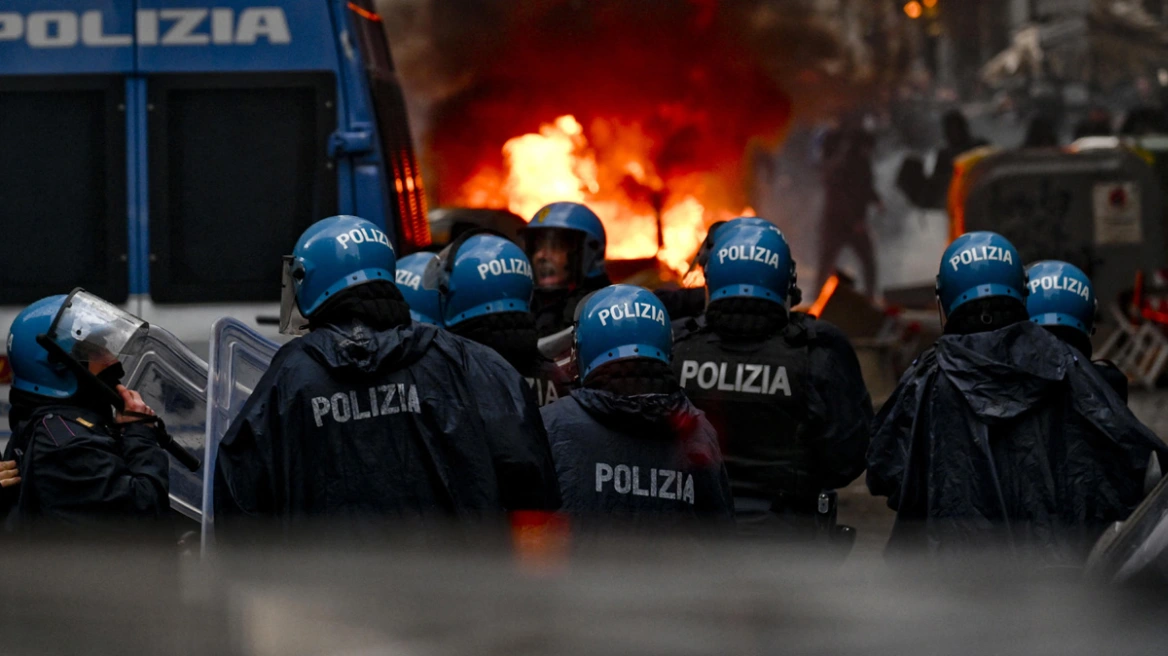 Champions League: Τρομερά επεισόδια στη Νάπολι από τους οπαδούς της Άιντραχτ (βίντεο)