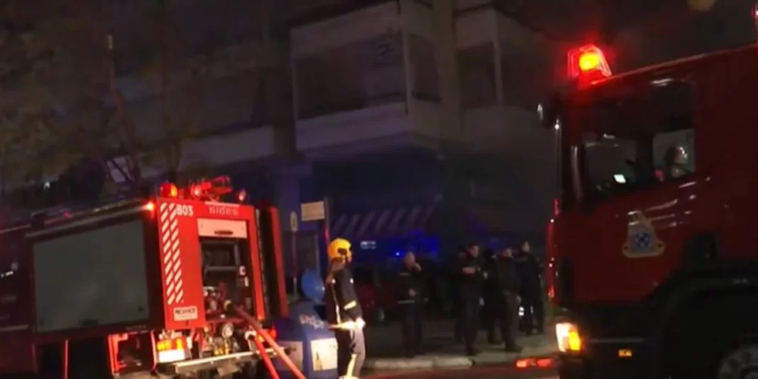 Μεγάλη φωτιά σε εστιατόριο – Ένας τραυματίας, μαρτυρίες για εμπρησμό