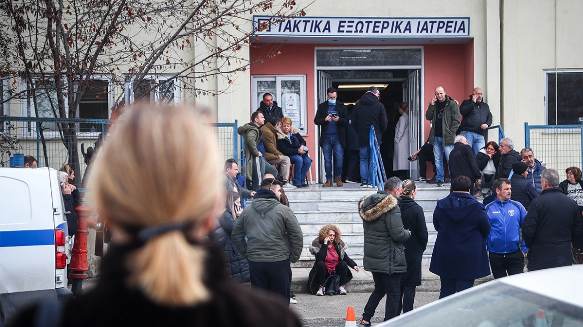 Σύγκρουση τρένων στη Λάρισα: Στους 38 οι νεκροί, 24 οι αγνοούμενοι – Δύσκολη η αναγνώριση των σορών