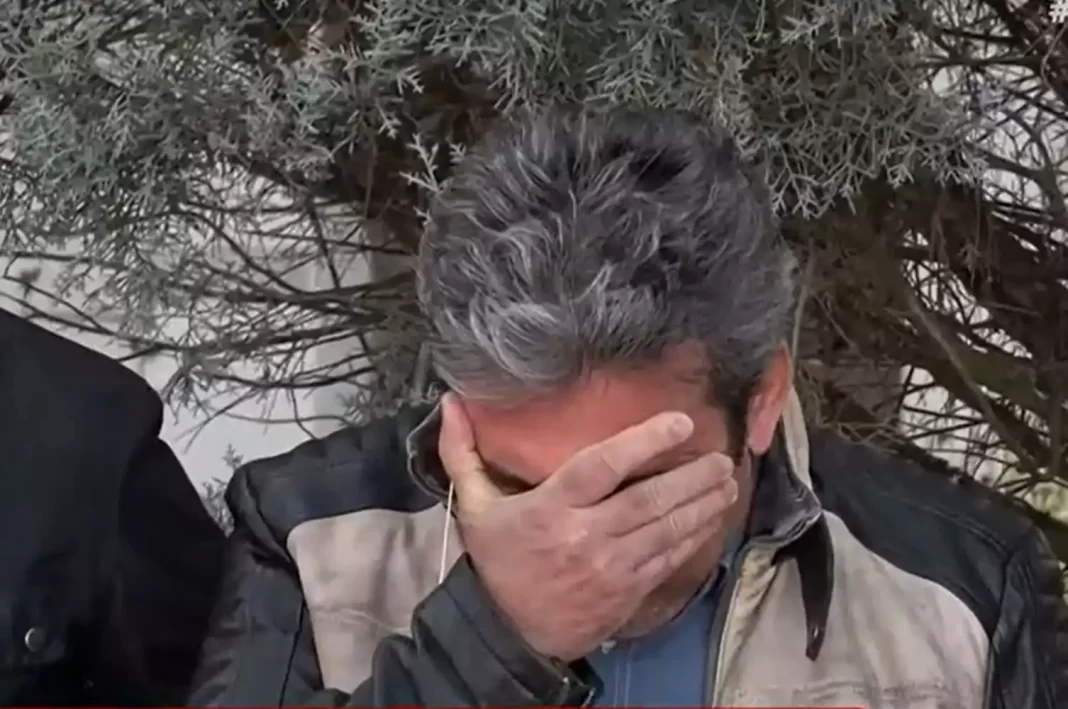 Σύγκρουση τρένων στα Τέμπη: Λύγισε ο πατέρας του αγνοούμενου Δημήτρη – «Τι θα πω στη μητέρα του όταν γυρίσω»