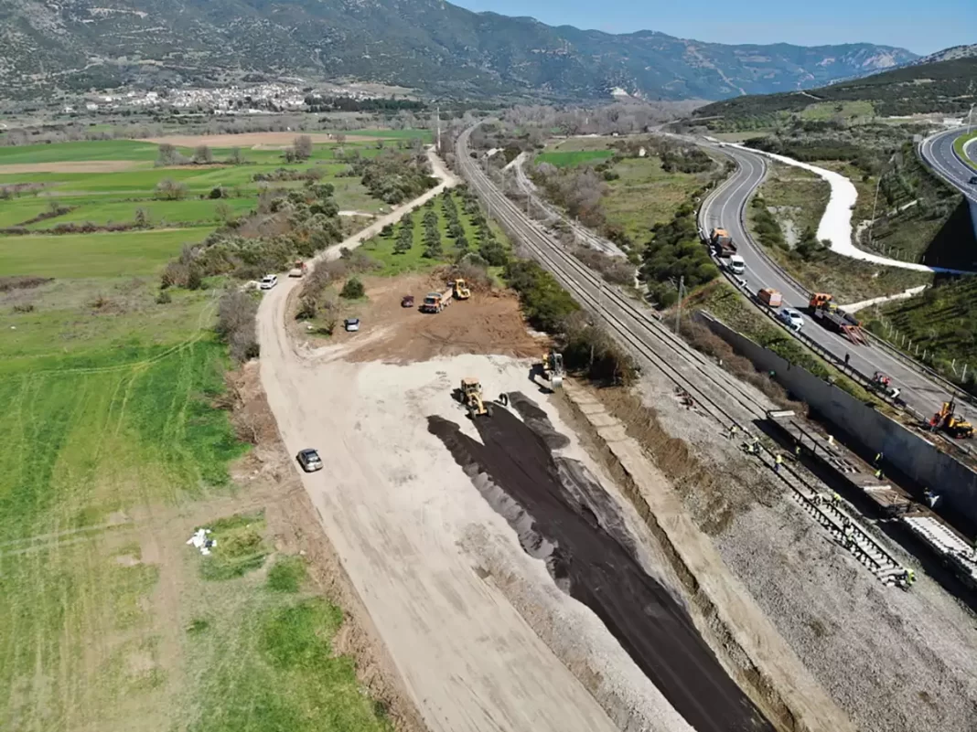 Τέμπη: Έτσι είναι σήμερα ο χώρος της τραγωδίας – Απομακρύνθηκαν βαγόνια και συντρίμμια