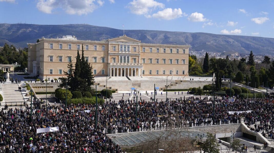 Σε απεργιακό «κλοιό» η χώρα την Πέμπτη