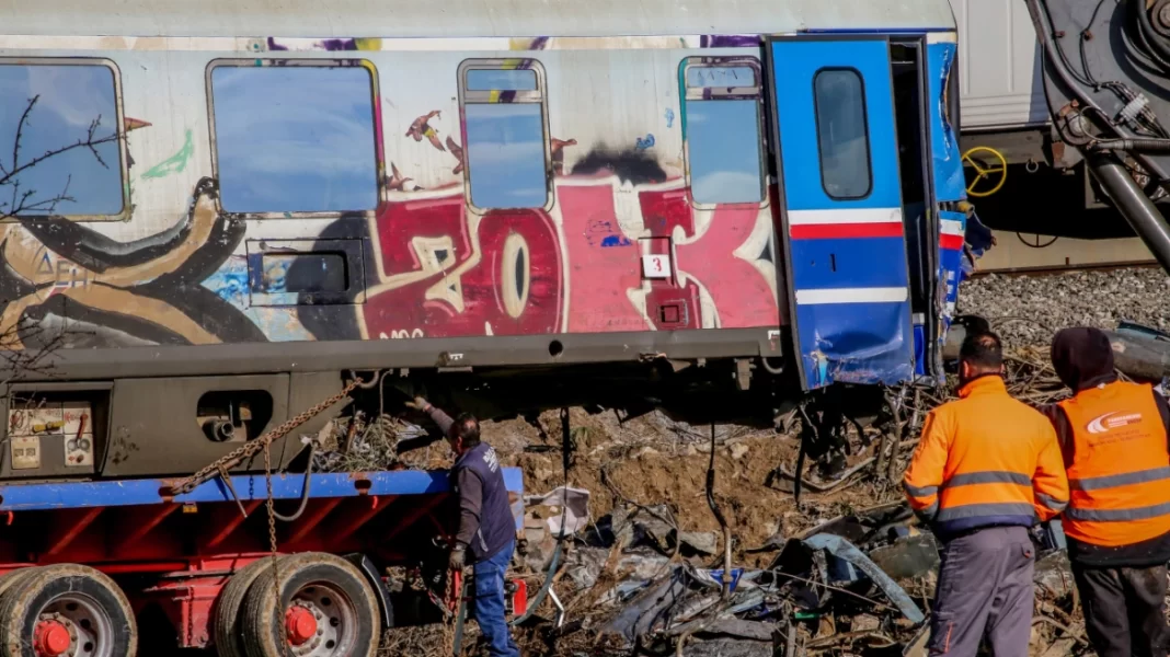 Σύγκρουση τρένων στα Τέμπη: «Ήταν λίγο επιπόλαιος» λέει για τον σταθμάρχη Λάρισας ο συνάδελφός του από τα Παλαιοφάρσαλα