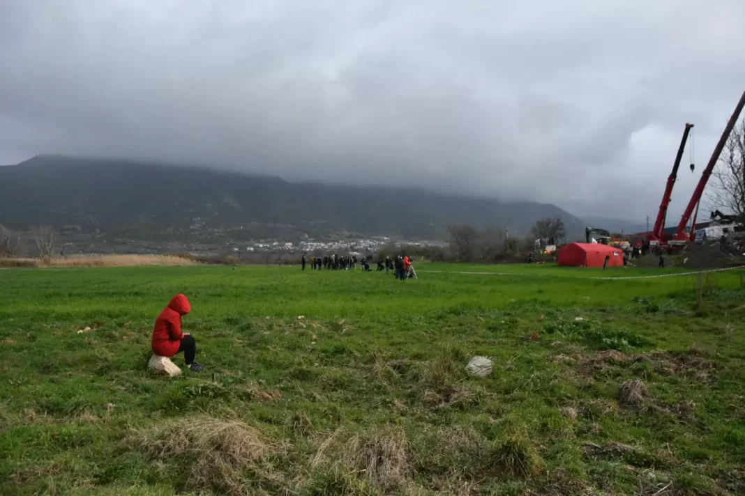 Σύγκρουση τρένων στα Τέμπη: Αγνοείται υπάλληλος του ΑΧΕΠΑ που ταξίδευε στο πρώτο βαγόνι