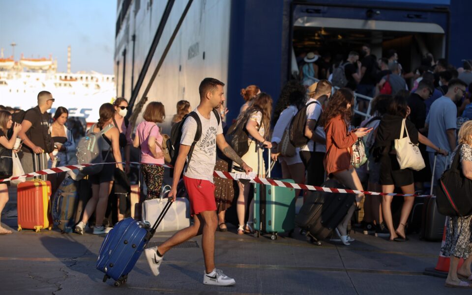 Τουρισμός: Μαζική έξοδος το Πάσχα, γεμάτα όσα ξενοδοχεία έχουν ανοίξει