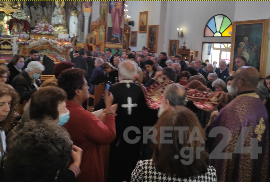 Ηράκλειο: Στις εκκλησίες οι πιστοί για την Αποκαθήλωση