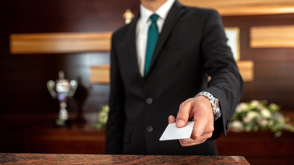 Πουλάει ο ελληνικός τουρισμός, κλείνουν από τώρα τα συμβόλαια για το 2024