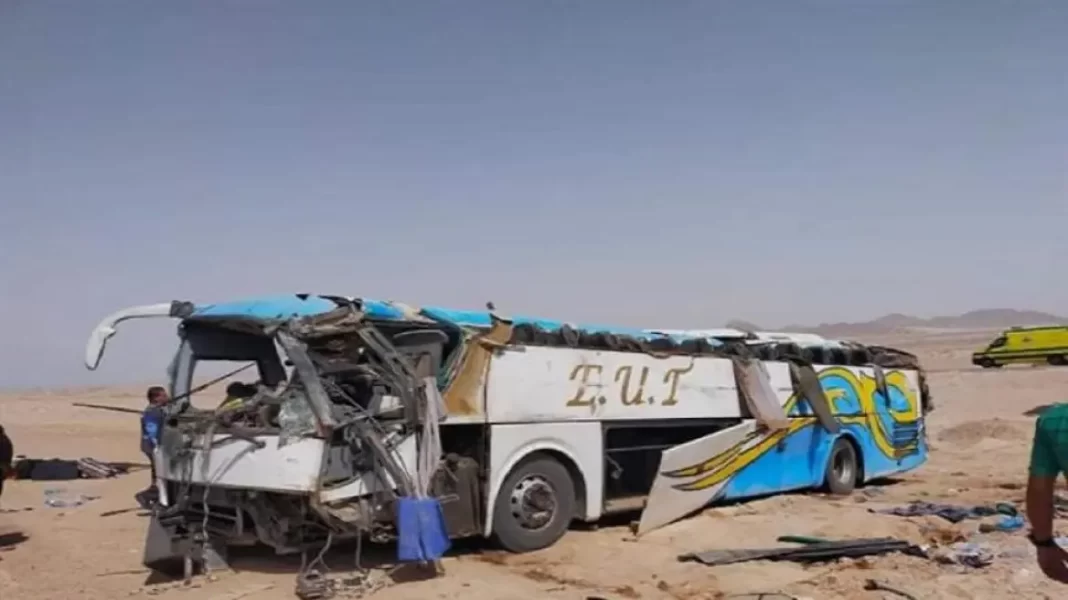 Αίγυπτος: Έξι νεκροί από ανατροπή λεωφορείου στην Γκίζα