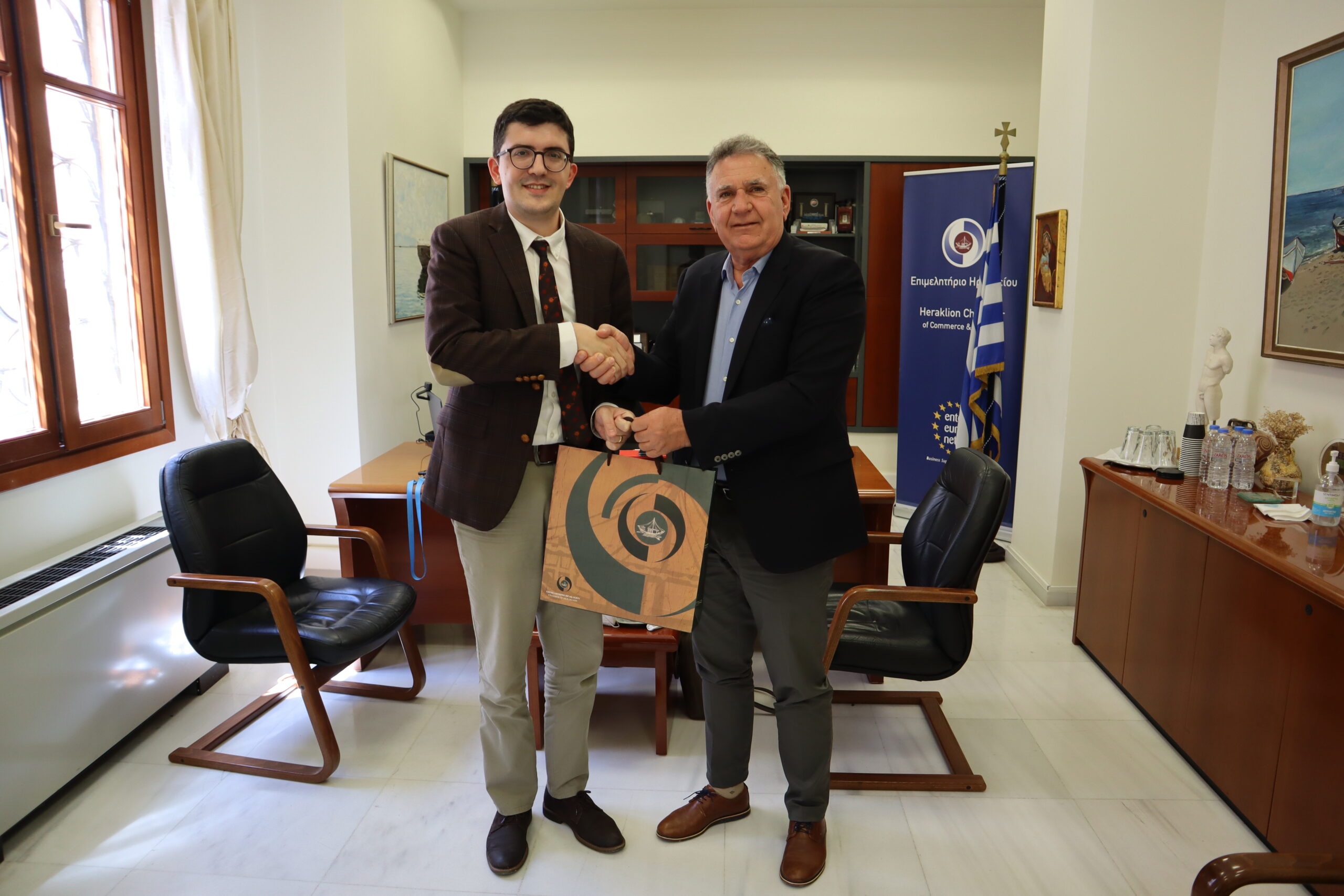 Ο Τούρκος Εμπορικός Ακόλουθος στο Επιμελητήριο Ηρακλείου