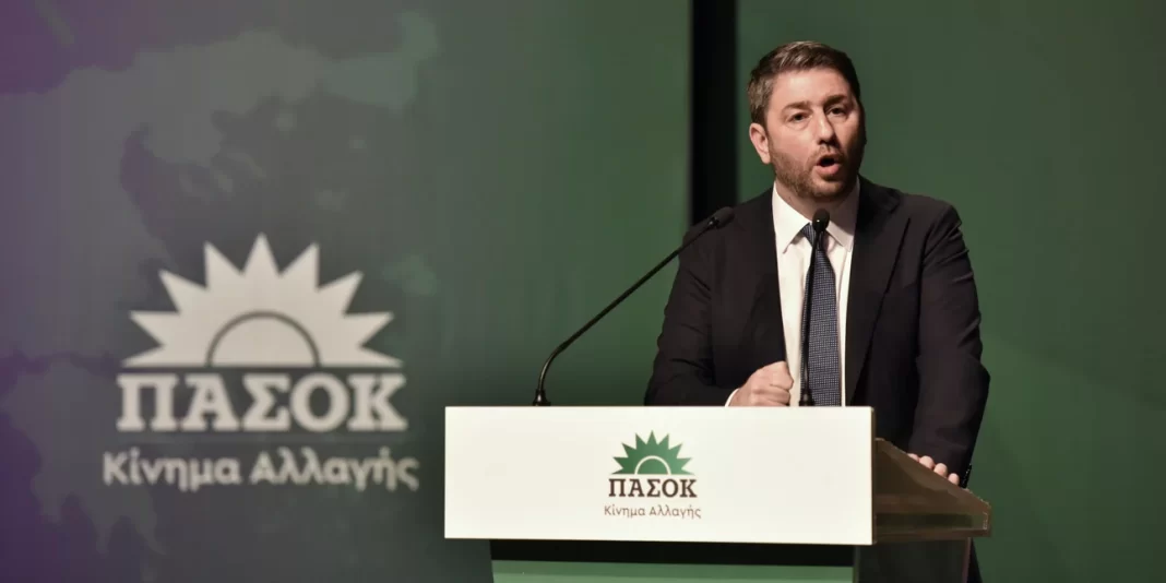 Ανδρουλάκης στα Ρ.Ν. «Ο κόσμος στηρίζει την προσπάθεια του ΠΑΣΟΚ να επανέλθει ως πρωταγωνιστής στο πολιτικό προσκήνιο»