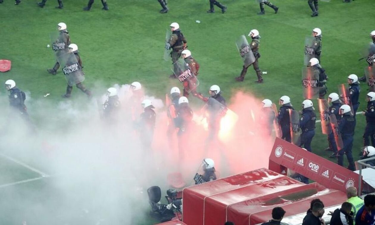 Super League: Τιμωρία για τον Ολυμπιακό – Χωρίς κόσμο το ντέρμπι με τον Παναθηναϊκό