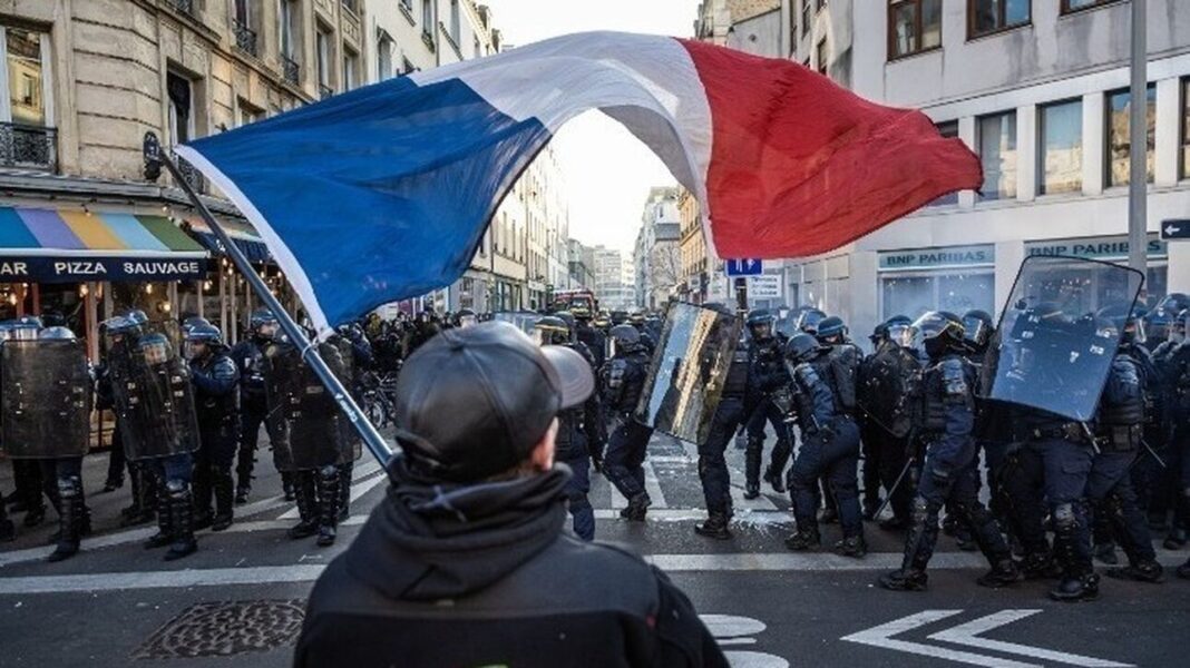 Νέα εβδομάδα απεργιών και διαβουλεύσεων για το συνταξιοδοτικό στη Γαλλία