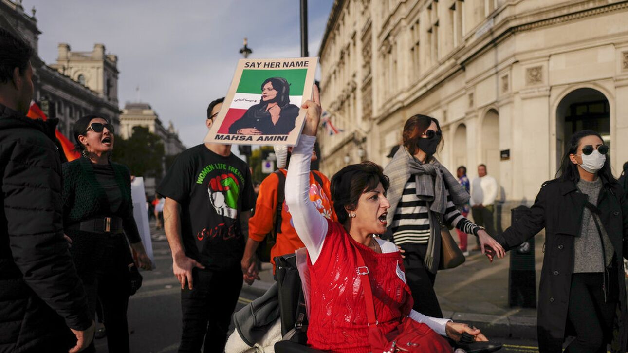 Το ιρανικό καθεστώς καταδιώκει τους αντιφρονούντες ακόμη και εκτός συνόρων
