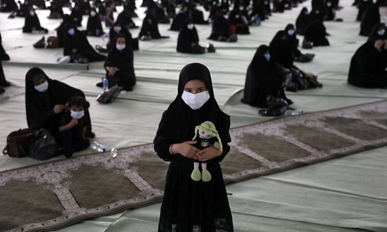 Ιράν: «Σιγή» από την Τεχεράνη για τις χιλιάδες δηλητηριάσεις μαθητριών με «τοξικά αέρια»