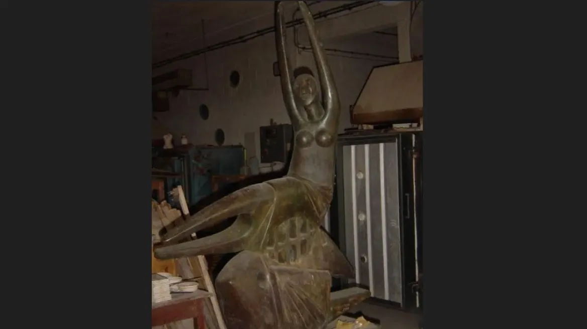 «Κυνηγοί» χαλκού έκλεψαν 15 αγαλματίδια γνωστού γλύπτη, για να τα… λιώσουν και να τα πουλήσουν