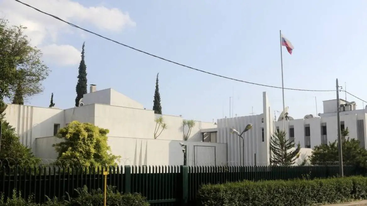 Ύποπτο αντικείμενο στη ρωσική πρεσβεία στο Ψυχικό: Πήγε να παραδώσει δέμα και δεν το δέχθηκαν