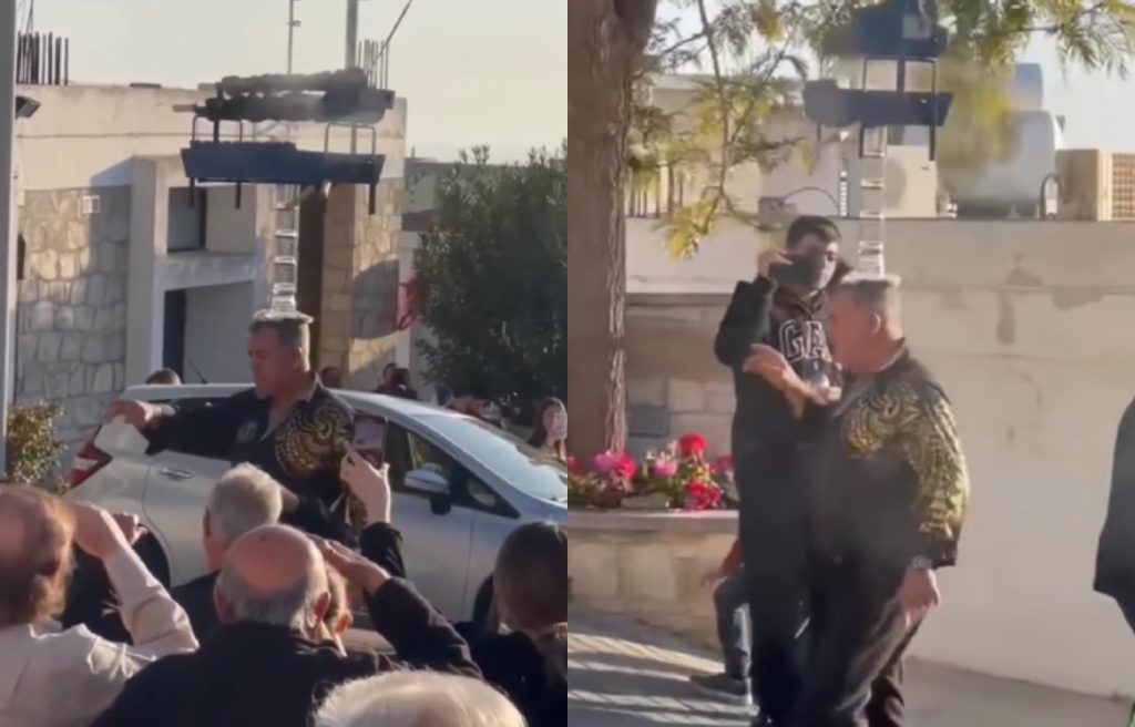 Στήριξε ψησταριά στο κεφάλι του και το έριξε στο χορό