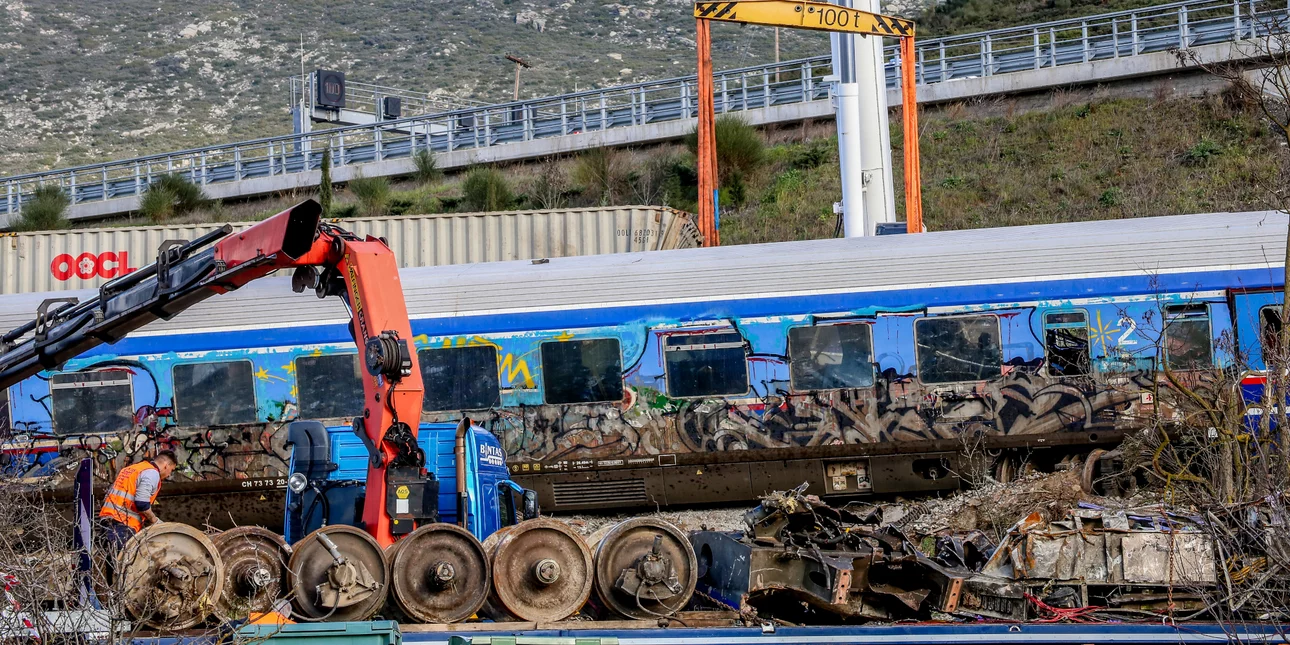 Τέμπη: Τα πρώτα συμπεράσματα των πραγματογνωμόνων -Τρία σημαντικά στοιχεία από την πρώτη αυτοψία